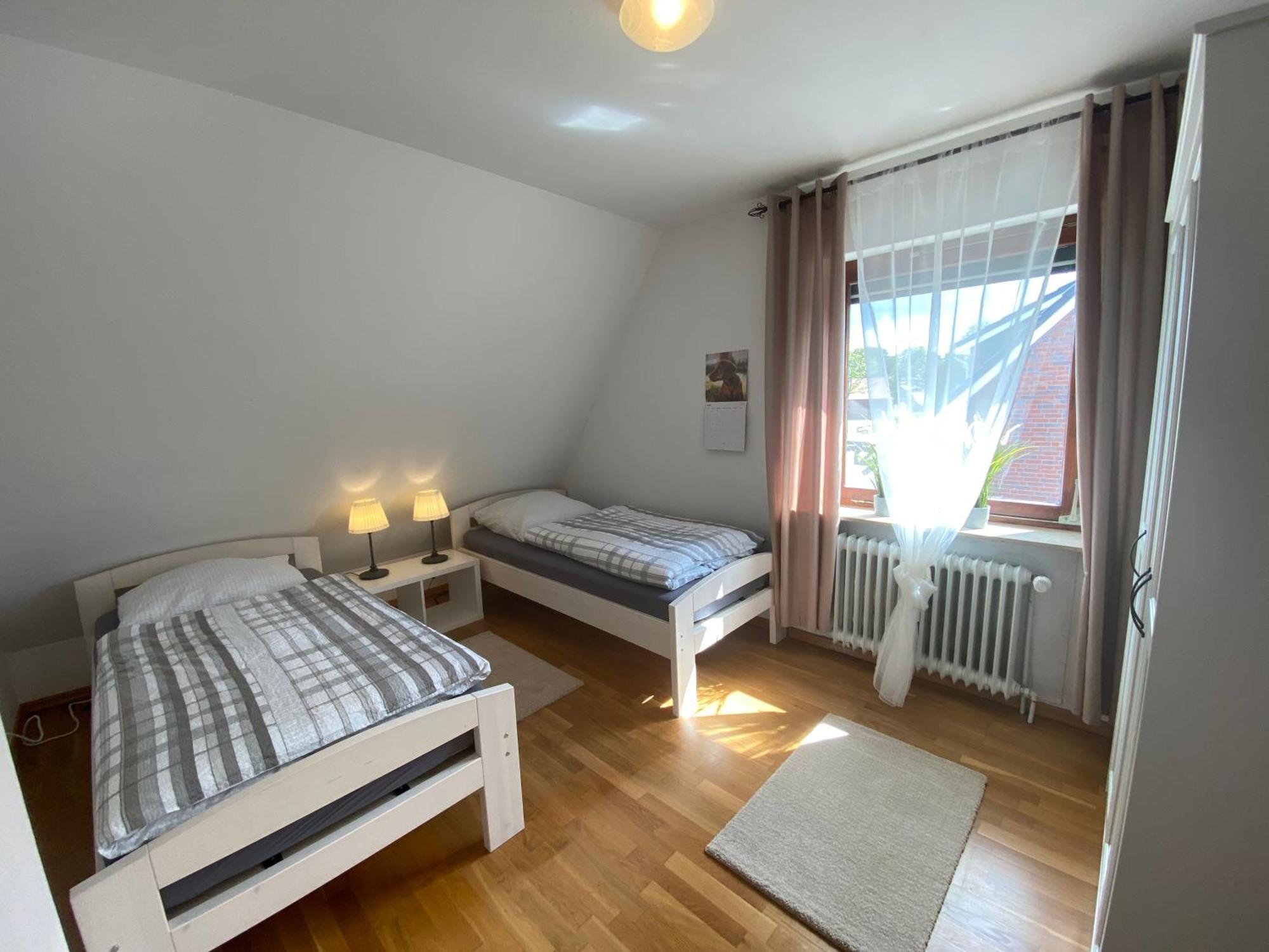 Ferienwohnung Mit Balkon Und Eingezaeunten Garten 奥利希 外观 照片